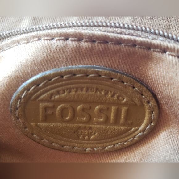 90's FOSSIL Tan Crossbody Cow Hide Leather Bag!!!! - Picture 7 of 16